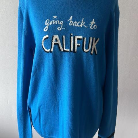 Bella Freud Womens Blue Graphic Wool Knit Jumper Size L
Brand Bella Freud
Good condition
Fabric 100% Wool
Colour Blue
Size Large
Measurements
Bust 38 inches
Armpit to armpit 19 inches
Waist 36 inches
Length 26 inches
