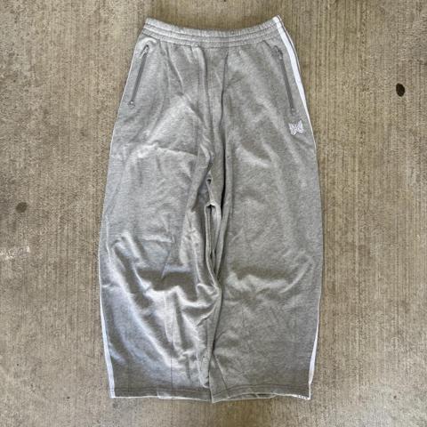 Needles HD track pants

Size Medium, 39in length, 11in leg opening

#needles