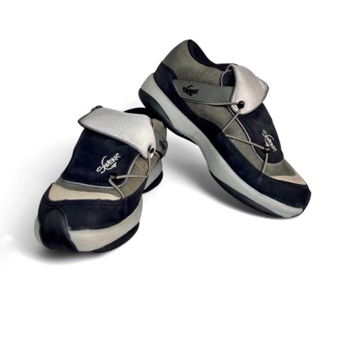 y2k ‘SWEAR’ sneakers 
♡ 𝕄𝔼𝔸𝕊𝕌ℝ𝔼𝕊
• Size 42 EU * 9 UK * 11 US 
The insole measures 27.5 cm

♡ 𝔸𝔹𝕆𝕌𝕋
Chunky sneakers by the iconic brand ‘SWEAR’ - Deastock design💥 With techno vibes, reflective straps and a lot of details! Made with a lot of quality, as is usual from this brand.
♡ Model: TEKNIK5

♡ ℂ𝕆ℕ𝔻𝕀𝕋𝕀𝕆ℕ
New with the original box! Its so hard to find them in this condition 🖤