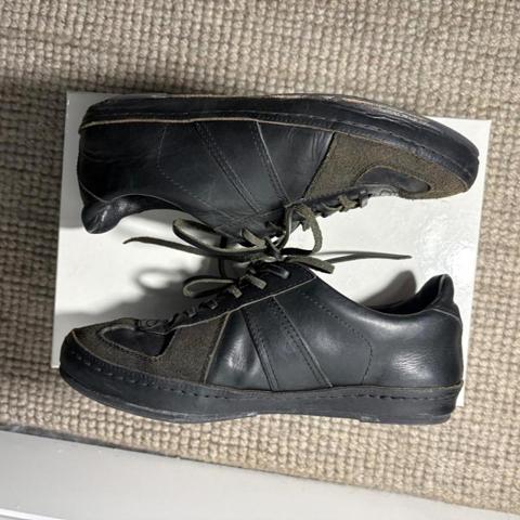 Hender Scheme MIP 05 gat Sneakers 

Fits like a men’s 9US

Made in Japan entirely by hand, with leather sourced from a local tannery. feature a pig leather sole and a vegetable tanned cow leather upper that will develop a very nice patina over time. Very durable, can be worn and easily repaired for a lifetime. Some heel drag. Dm any questions 












Hender Scheme John varvatos Isamu Katayama backlash Mihara yasuhiro guidi Number (n)ine undercover LGB
Ifsixwasnine Giorgio brato kyoji maruyama LGB obelisk ccp Kazuyuki kumagai attachment Jun hashimoto wik legrandbleu 14th addiction g.o.a yasuyuki ishii veronica led Rechwe giorgio armani yasuhiro julius hysteric glamour kiminori morishita issey miyake undercover rick owens tete homme obelisk share spirit alice auaa shohei takamiya h naoto nozomi ishiguro dior hedi slimane beauty:beast 20471120 kmrii and shi of that nature