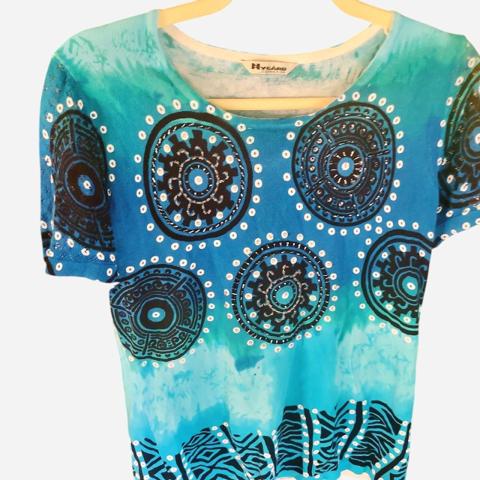 Blue and white tie-dye blouse with beads and sequins, very stretchy by Nygard #boho #festival