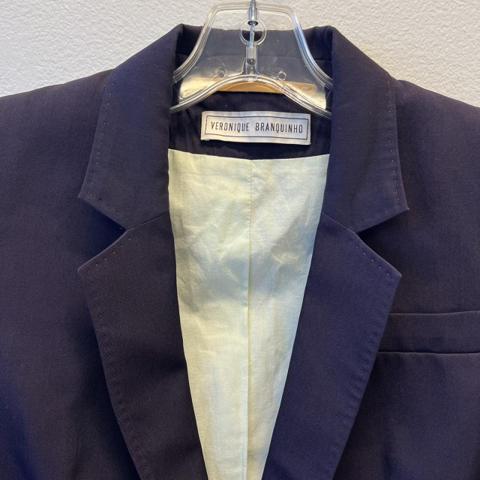 Veronique Branquinho Wool/Silk Blazer.
Made in Italy.
Size 40 womens.
Great condition, no flaws.
Measurements:
Top-bottom:26"
Pit-pit:16"


#designer #blazer
#blazer #formalwear