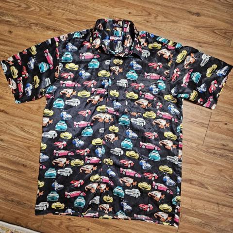 Black and multi-coloured vintage car print button-up shirt cars #retrofashion