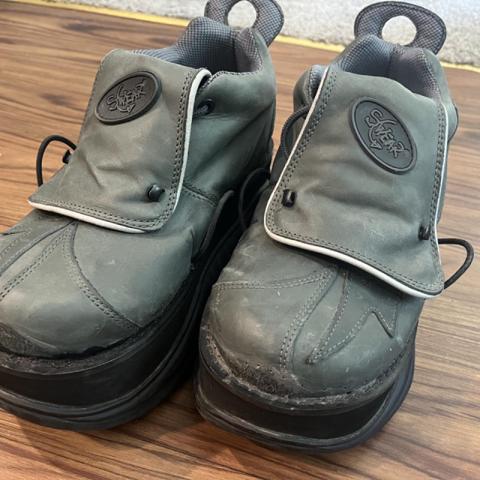 Swear London mad planet 12
Marked 43 fit 10-11
Wearable has some cosmetic changes from the resole
Only pair on market 
#swear
#cybergoth
#didystyle
#