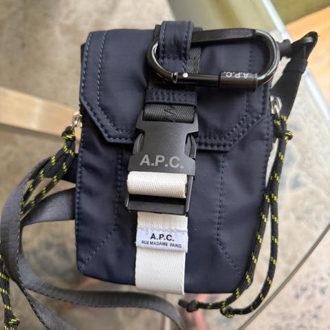 A.P.C. #apc #fashion

This A.P.C. TREK CROSSBODY POUCH  bag is made of midnight blue nylon