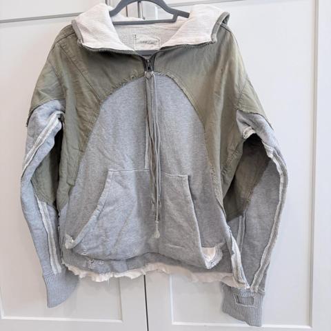 Greg Lauren Military Patchwork Distressed Reconstructed Hoodie Sz 3/ Large

Authentic Greg Lauren reconstructed military patchwork hoodie in a rare artisanal mixed-media design. Features signature Greg Lauren deconstructed construction with layered thermal waffle knit lining, military olive cotton panels, exposed seams, raw hems, distressing, oversized kangaroo pocket, and elongated drawstrings.



Perfect for collectors, archive fashion enthusiasts, Japanese streetwear styling, and layered oversized fits.

Details

* Brand: Greg Lauren
* Size: 3/ Large
* Color: Heather Gray / Olive Military Green / Cream
* Style: Reconstructed Military Hoodie
* Pullover hoodie
* Kangaroo front pocket
* Thermal waffle knit lining
* Distressed / raw hem construction
* Mixed media patchwork panels
* Made in USA

Measurements (Approx.)

* Pit to pit: 21"
* Length: 26"

#GregLaurenHoodie #reconstructedhoodie #handmadeaesthetic