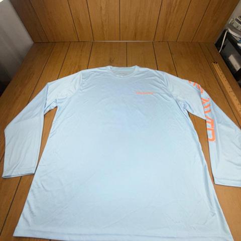 Rig & Wtr Mens XL Blue Performance Fishing Shirt Long Sleeve Kayak UPF 30 Sun

Rig & Wtr Water Performance long sleeve shirt in a light blue colorway with vibrant orange graphics. This technical top features a crew neckline and a large kayak graphic on the back, complemented by brand lettering on the chest and sleeve. Built for the outdoors, the lightweight polyester fabric offers UPF 30 protection, moisture-wicking properties, and antimicrobial benefits to keep you comfortable during fishing, paddling, or beach activities.

Measurements:
• Chest: 24.5" (49" doubled)
• Length: 29.5"

#Beach #Tropical #Gorpcore