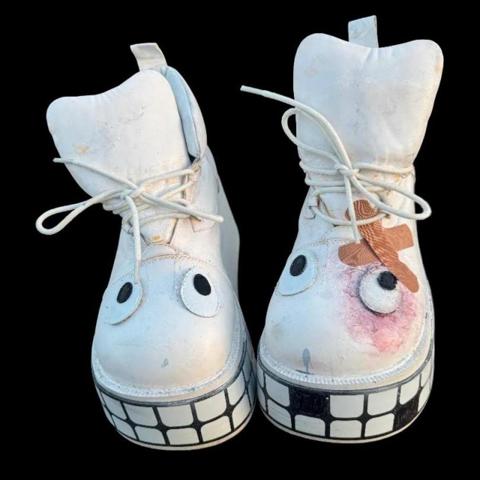 DM BEFORE BUYING
bruised smileys
THESE ARE CUSTOM AKA REP
pls offer want these gone
#craigmorrison #swearlondon #bug #fotus #couchuk