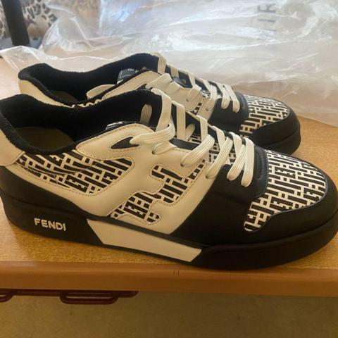 fendi sneaker black and white