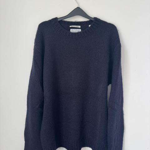OUR LEGACY BASE ROUNDNECK

colour: blue
size: 52; fits like a L
condition: perfect; never worn
made in: portugal
fit: oversized, relaxed

p2p: 23.5"
length: 27.5"