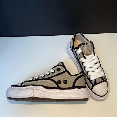 Maison Mihara Yasuhiro ‘Blake’ Grey Canvas Sneakers

The iconic streetwear look. These grey canvas Maison Mihara Yasuhiro 'Blake' low-tops feature the famous signature melted distorted sole. A super versatile colorway that goes with everything.

Size: Men’s US 10 / EU 44

Condition: Pristine/Brand new

DM with questions or offers! 

#miharayasuhiro #blakesneakers #streetwear #chunkysneakers #archive