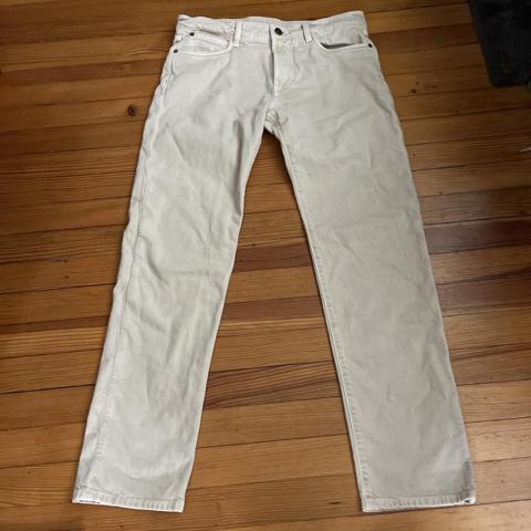 White denim Loro Piana jeans
Size 34 fit like a 33 or 32 slim fit