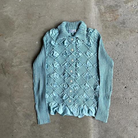 Vintage Peplum by Yoshiki Hishinuma Button Up Size 2

Vintage condition 

P2P: 15”
Length: 21”
Shoulder: 13.5”
Sleeve: 22”

#vintage #archive #japanese #avantgarde