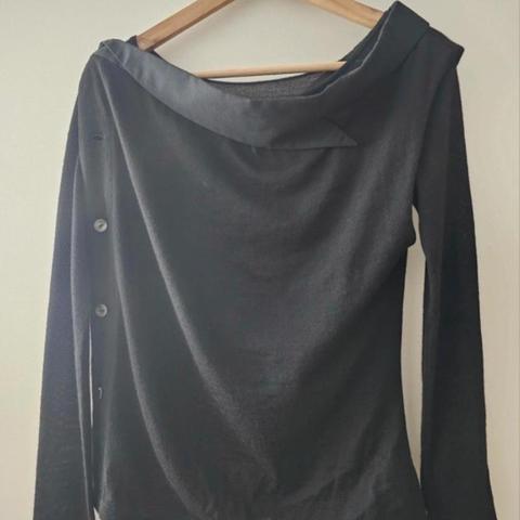 Atsuro Tayama black asymmetric woollen top