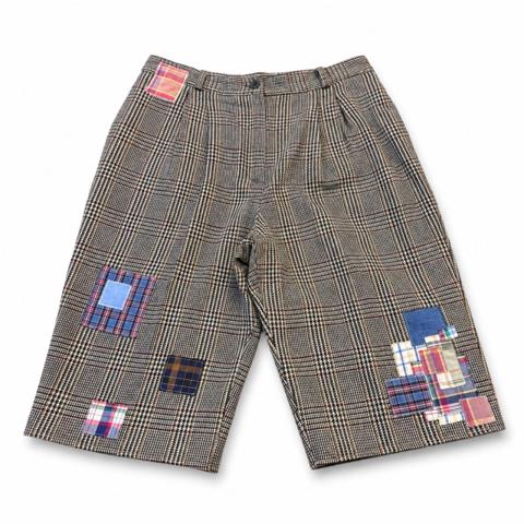 1 of 1 Custom Plaid Shorts w Patchwork

PATCH PLAY, houndstooth shorts; FALL-CC-26  

Waist: 28”
Hips: 38” 
Full Length: 24”
Inseam: 14”
Rise: 12”

[For fans of; Undercover, Kapital, Helmut Lang]
[Modern wide leg fit, Size 28 / 6]

[1/1]

#Uk
#Mod Punk
#England
#CNCLD
#artisanal