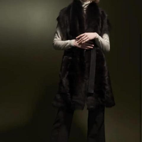 Exquisite Karl Donoghue toscana shearling wrap, one size, colour canvas