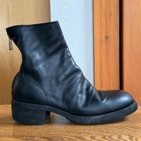 guidi black calf leather black zip boots

size 39
i think this is style 788
worn once but sadly the toe box is too small for me
comes with separate guidi branded vibram soles, guidi dust bag
purchased at a boutique in Rome a couple months ago for 1,200 euro