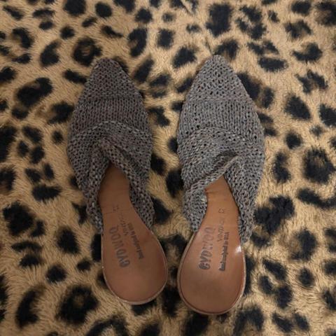 CYDWOQ bluish grayish (teal gray) vintage knit mules orient currently  sells for $324

#cydwoq #vintageshoes #luxuryshoe #handmade 

💌 Open to offers & negotiations!
📸 Need measurements, more pics, or have questions? Feel free to ask—I’m happy to help!

Thank you for supporting my shop! 🫶✨