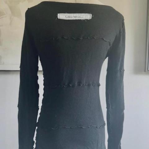 Alice auaa gauze stitch long sleeve Fits
Fits size small-medium 
Not taking offers