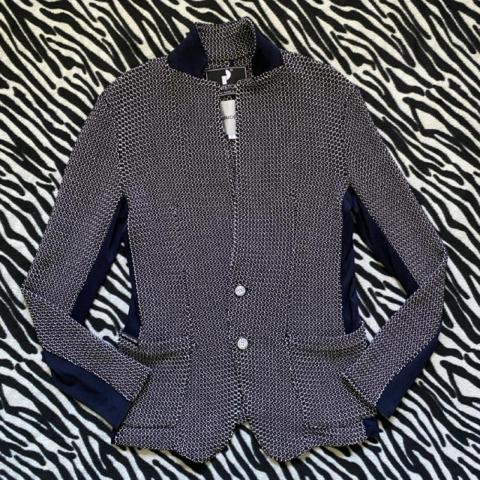 BUFFALO BOBS 

Navy & white houndstooth blazer with navy blue contrast panels on sleeves and collars. Very stretchy 

Body width/45-48cm

#Japanese #preppy #houndstooth

IFSIXWASNINE SHARESPIRIT 14THADDICTION VERONICA BUFFALOBOBS VANQUISH KMRII OBELISK D&G CAVALLI FUGA DUARTE INTHEATTIC MURDERLICENSE MIDAS SEMANTICDESIGN TORNADOMART VANQUISH MIDAS LGB DOLCE&GABBANA