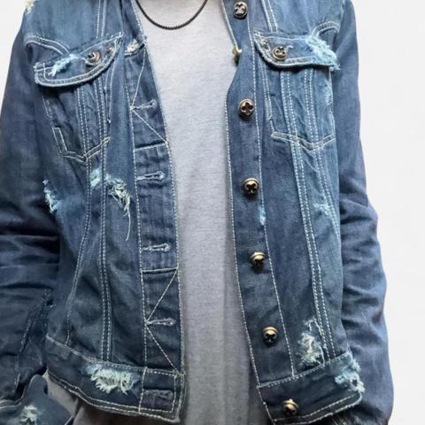 DUARTE  Jean Jacket Spider Web Distressed denim jacket with skull buttons and embroidery . Henry Duarte was the rock and roll designer from Hollywood who styled Metallica, Guns !& Roses and his quality and sticking was amazing. The jacket has web stitching at the elbows and has aged nicely.. this is now Hard to find piece and I searched couldn’t find one and his jackets fits so well .. good luck #grunge #skater