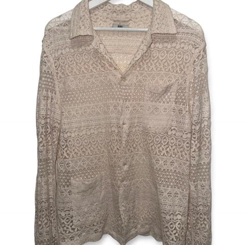 Bode lace shirt Size M

No major flaws or rips #bode #summer #lace