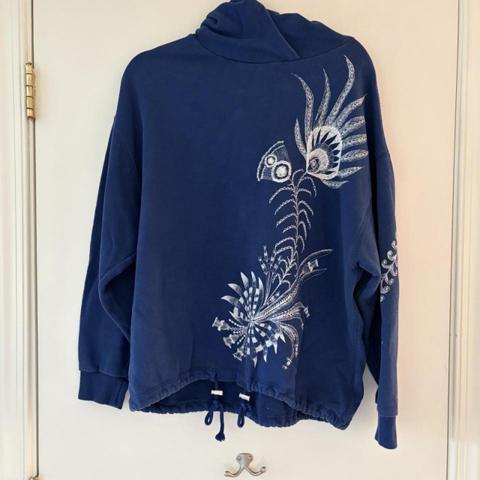 Dries Van Noten navy blue hoodie with white peacock and floral embroidery, size S #luxury #embroidered #driesvannoten