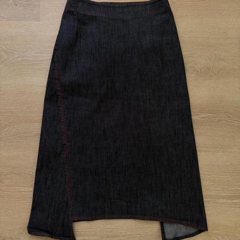 Cop Copine Paris black/grey denim midi skirt with red 
stitching. Perfect condition. Size XS-S

#copcopine #denimskirt #denim