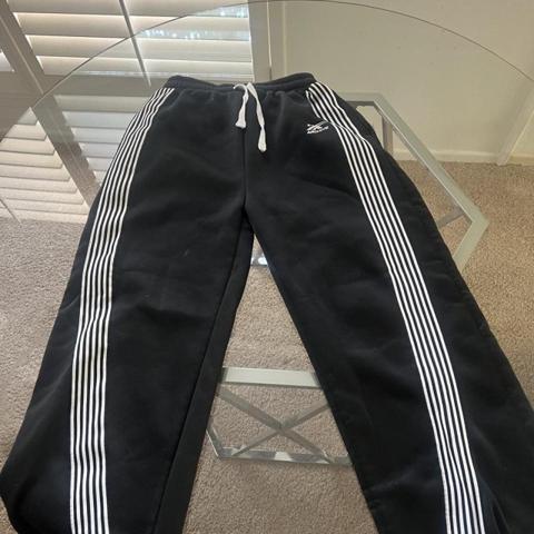 Black sweatpants with white stripes down the sides #athleisure #loungewear