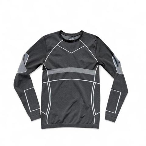 Outline longsleeve 
Great condition no flaws! 
Tagged Men’s Medium (message for measurements) 
Color: Black/White/Grey 
#rave #skate #grunge #y2k #nike 
Y2K skate fox tapout element grunge Nike punk Hurley billabong cyberdog fotus affliction 
Nofear Harley DC jnco Southpole 
Realtree