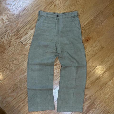 our legacy sailor trouser

gently used, size 50 (fits a 32)

small stain on back of leg pictured

waist - 16in
inseam - 32in
rise - 15in
leg opening - 11in