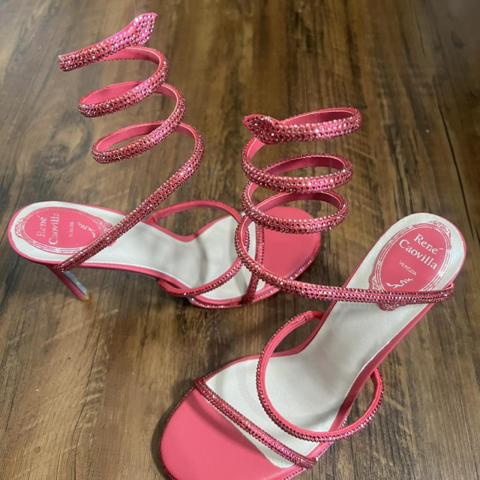 Renee Caovilla Cleo Rhinestone Embellished
Sprial Sandals
DM with questions before, if interested
New Never Worn Hot Pink Heels
Us Size 8 / Eu 39 I'm an 8 and it fits
Made with leather and rhinestones
Heel height is 3.8 inches, comfortable
Heels is pretty new and like pics taken with light and without
Comes in a dustbag, dustbag is a bit faulty
No Returns
Serious and reasonable offers only
Can ship internationally with Express