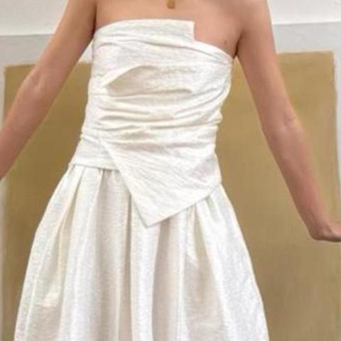 White mini top with ruched detailing
size Chinese L (American s-m)
Only wore once to concert (you can guess which concert I went to and I have surprise gift) 
#avantgarde Marc le bihan for exposure
Yohji Yamamoto cdg