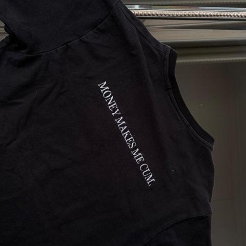 Barragan black t-shirt Medium fit, good quality / heavy cotton. 

Great condition, slight discolouration & signs of wear. 


#barragan #designerstreetwear #barraganstudio #streetwear