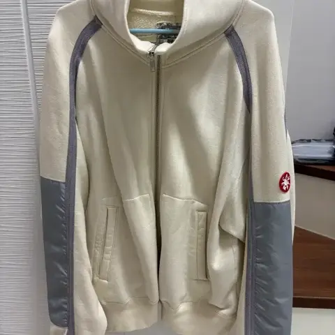 CAV EMPT FLEECE ZIP UP 카브엠트 집업 크림