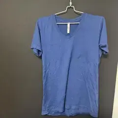 ATTACHMENT Vネック Tシャツ ブルー