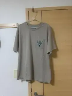 South2 West8 ROUND POCKET TEE 【トープ/ベージュ】