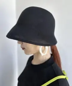CFCL MESH KNIT ASYMMETRIC HAT
