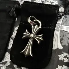 CHROME HEARTS CHスモールクロス ベイル ペンダントトップ