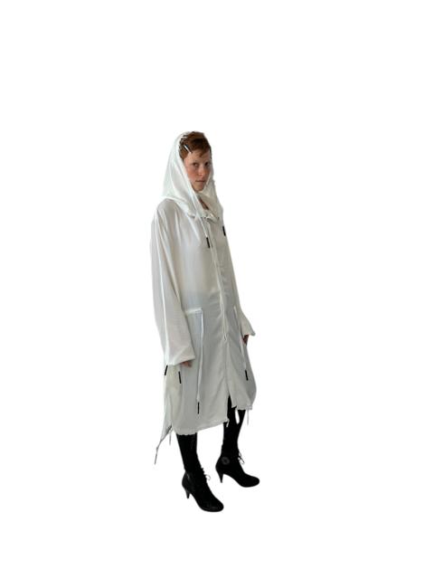 DAVID’S ROAD white cotton jacket with detachable hood. One size
Price
£344.00