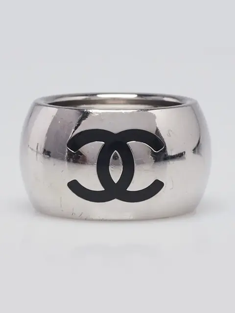 Chanel Black Resin and Metal Heart CC Logo Ring 6.5